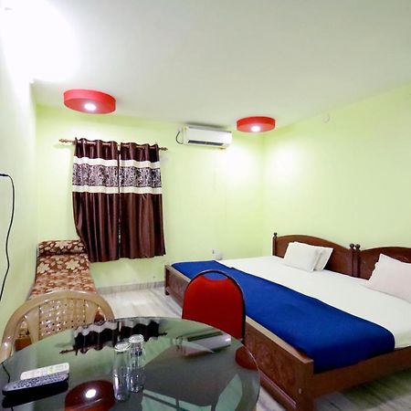 Arackal Tourist Home Tripunithura Buitenkant foto