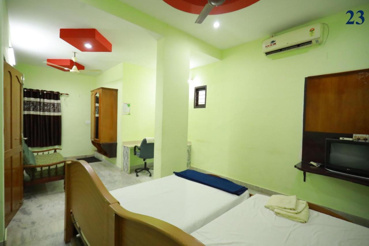 Arackal Tourist Home Tripunithura Buitenkant foto