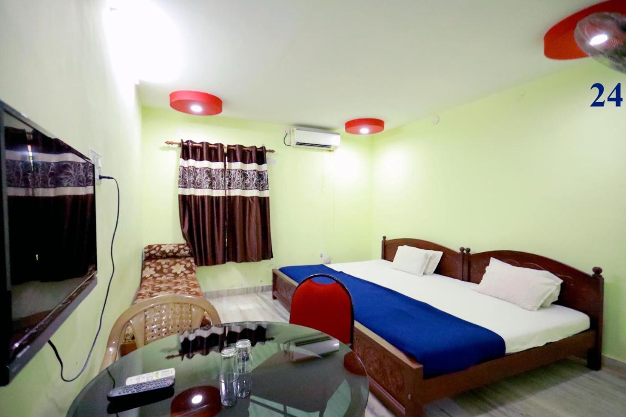 Arackal Tourist Home Tripunithura Buitenkant foto