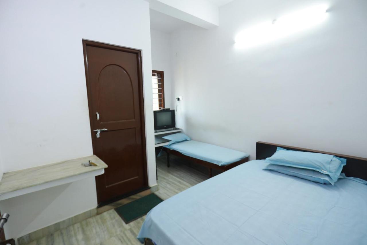 Arackal Tourist Home Tripunithura Buitenkant foto