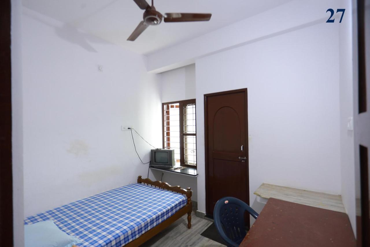 Arackal Tourist Home Tripunithura Buitenkant foto