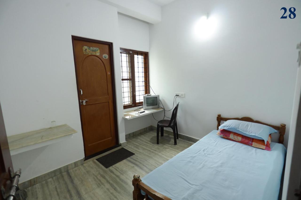 Arackal Tourist Home Tripunithura Buitenkant foto