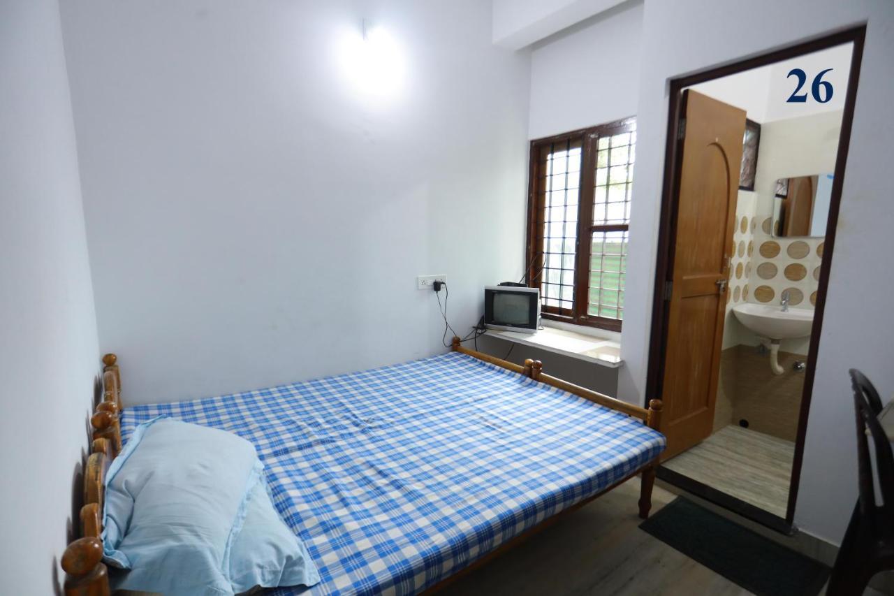 Arackal Tourist Home Tripunithura Buitenkant foto