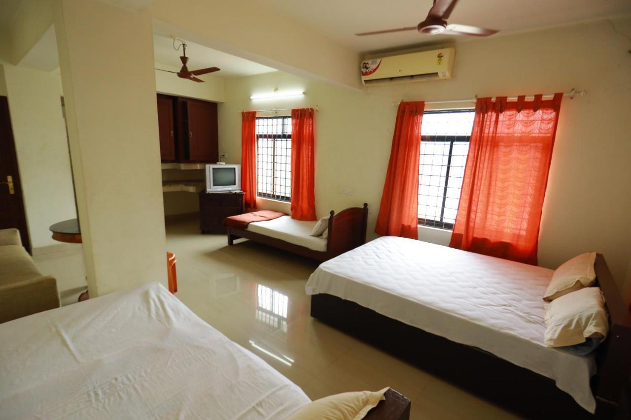 Arackal Tourist Home Tripunithura Buitenkant foto