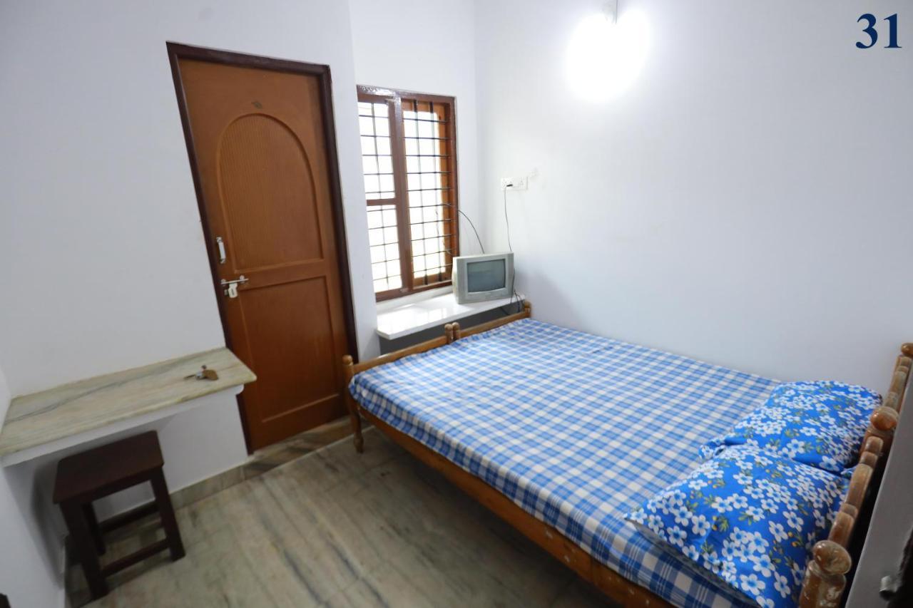 Arackal Tourist Home Tripunithura Buitenkant foto